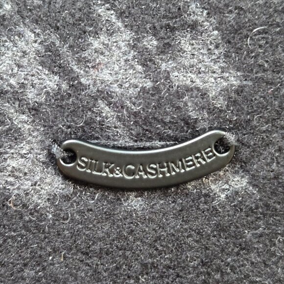 NWOT *SILK* Grey & Black Houndstooth Scarf - Picture 3 of 8